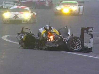 VIDEO: Bijušajam F1 pilotam smaga avārija izturības sacensībās