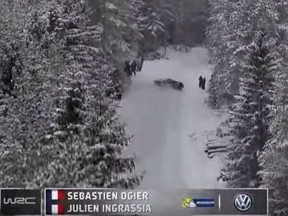 VIDEO: Ožjē elpu aizraujošā un bīstamā sānslīde pie 180 km/h liela ātruma