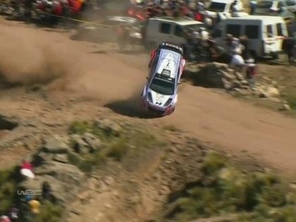 VIDEO: Viens līkums liktenīgs uzreiz divām WRC ekipāžām