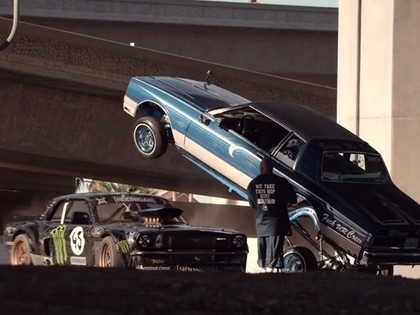 VIDEO: Kens Bloks ar 845 Zs jaudīgu Ford Mustang driftē Losandželosas ielās