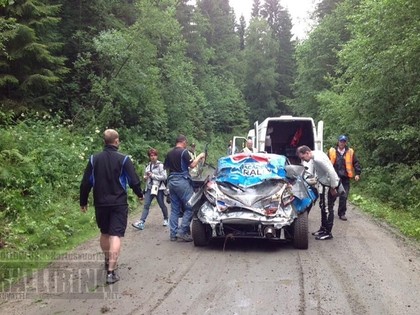 FOTO: Lukjaņuks Somijas testos ar WRC auto piedzīvo smagu avāriju