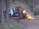 VIDEO: Zviedru sportists Raplas rallijā piedzīvo smagu avāriju