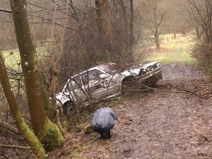 VIDEO: BMW ekipāža izvairās no smagas avārijas