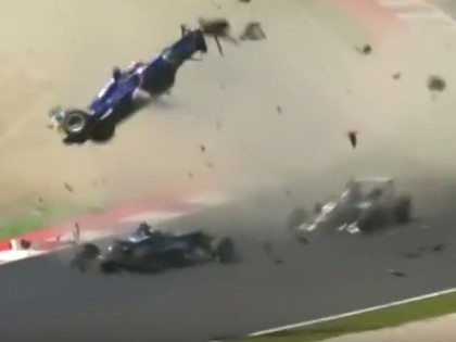 VIDEO: Šaušalīga avārija F3 formula sacīkstēs