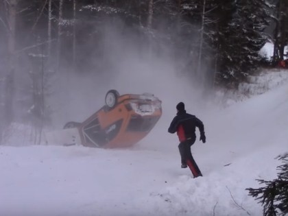 VIDEO: Somijas amatieru rallija sacensībās kļūdas maksā dārgi