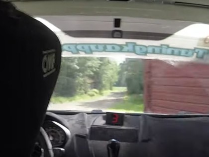 VIDEO: 13 gadus vecs rallija pilots demonstrē lieliskas braukšanas prasmes