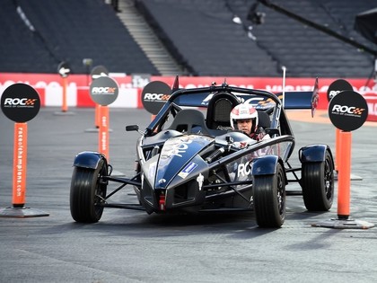 VIDEO: Solbergs demonstrē izcilu braukšanu un uzvar prasmju konkursā