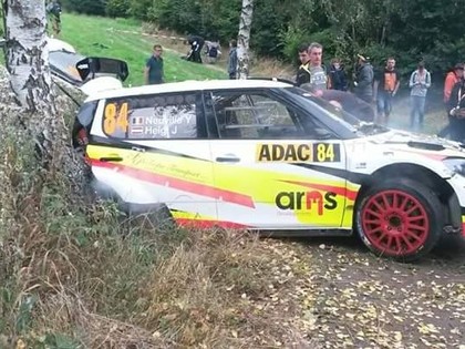 VIDEO: Vācijas WRC rallijā vienam brālim paveicas, otram - nē