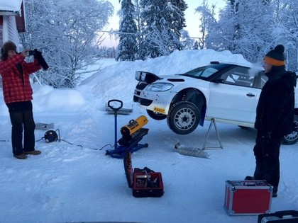 VIDEO: Rovanpera pirms Alūksnes rallijsprinta testē 'Škoda Fabia S2000'