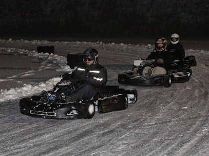 VIDEO: Aizvadītas pirmās ledus kartinga sacīkstes