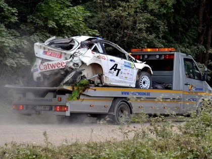 VIDEO: Martins Kangurs avārē auto24 Rally Estonia otrajā ātrumposmā