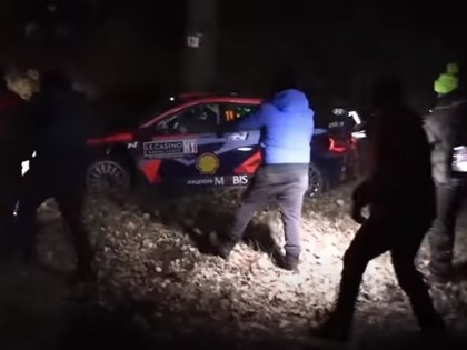 VIDEO: Montekarlo rallija slidenais līkums pārsteidz daudzas ekipāžas