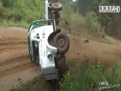 VIDEO: Divas Gaz automašīnas 'Louna Eesti' rallijā avarē vienā līkumā