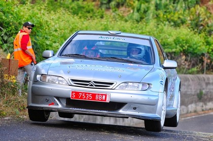 VIDEO: Sordo parāda, cik ātri var pabraukt ar 'Citroen Xsara Kit Car'