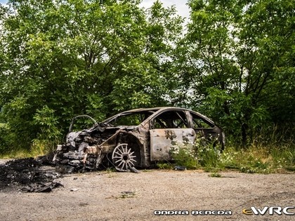 FOTO: Čehijas rallijā sadeg M-Sport komandas bijušais 'Ford Focus RS WRC '06'