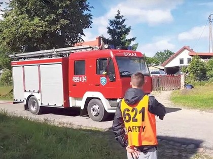 VIDEO: Polijas WRC laikā pa trasi pretim rallija ekipāžai brauc ugunsdzēsēju mašīna