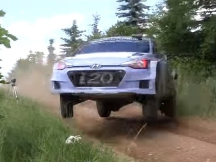 VIDEO: WRC pilots Padons Polijas testos demonstrē elpu aizraujošu braukšanu