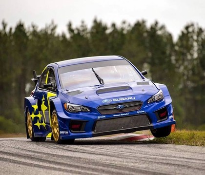 FOTO: 'Subaru Motorsports' komanda atrāda jauno 'Subaru' rallijkrosa auto