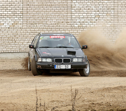 VIDEO: Kuldīgā startējusi jaunā rallija supersprinta sezona