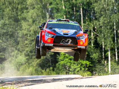 VIDEO: Igaunijas WRC iespaidīgie lidojumi