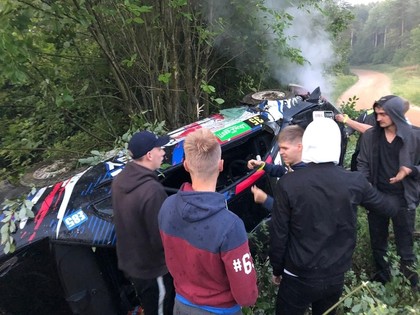 VIDEO: Sarmas ekipāža 'Louna Eesti' rallijā piedzīvo avāriju