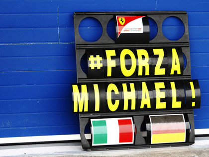 Bijušais 'Ferrari' vadītājs: Ziņas par Šūmahera veselības stāvokli nav labas