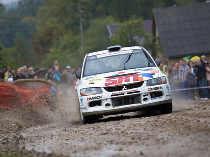 Rallija Latvija 1. dienā Sirmacis uzmet kūleni, līderis Ketomā (FOTO)