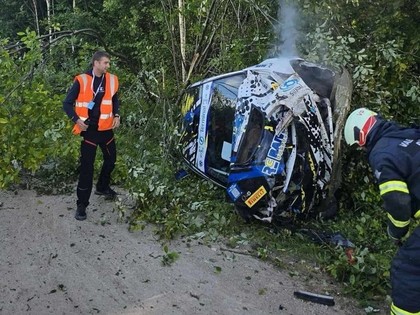 Stūrmane par Paides rallija smago avāriju: Nevarēju saskaitīt kūleņus (VIDEO)