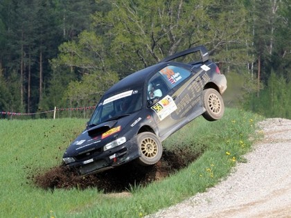 LĪDZJUTĒJU FOTO: Lukjaņuka liktenīgā kļūda un Subaru iespaidīgais kūlenis