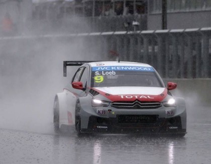 Lēbs smagos akvplanēšanas apstākļos izcīna savu otro WTCC uzvaru (FOTO)