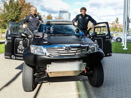 Vanagas ar lieliem mērķiem un 400 000 eiro vērtu auto gatavs Dakaras rallijam (FOTO)