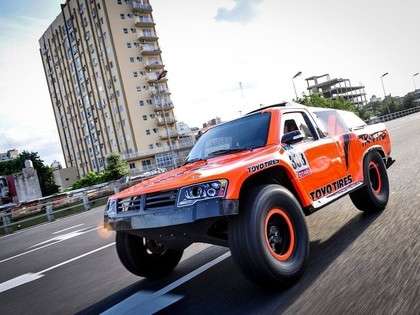 Gordons Dakaras rallijam uzbūvē labāko Hummer, mērķis - uzvara (VIDEO)