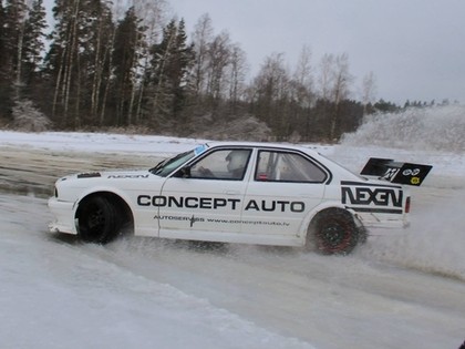 Otrajās ledus drifta sacīkstēs varēs startēt ar sporta mašīnām (VIDEO)