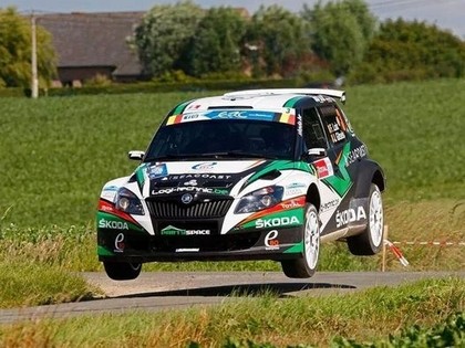 Beļģijas ERČ ralllijā Lapi notriec stabu, divi juniori uzvar ar vienādu laiku (FOTO)
