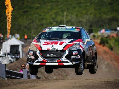 Pēc Azoru salu rallija pirmās dienas Sirmacis līderis ERČ Junioru klasē