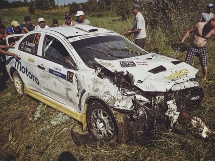 Jaunzema/Innussa ekipāžai 300 Ezeru rallijā smaga avārija