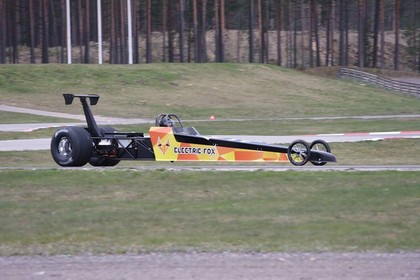 A.Dambja būvētais elektrodragsteris būs vērojams darbībā Ventspils lidlaukā 