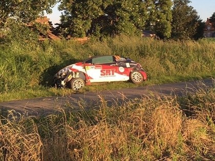 Lukjaņuks un Grjazins Ipras ERČ rallijā avarē pirmajā ātrumposmā (FOTO)