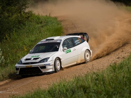 Avārijām bagātajā Dienvidigaunijas rallijā uzvar Marko Martins