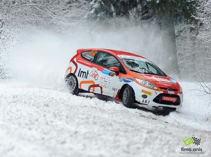 Igaunijas rallijā uzvar Korge, lielisks sniegums Feldmanim/Velmem (VIDEO)