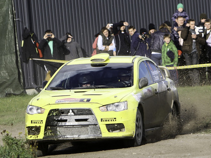 Vorobjovs/Zicāns lieliski Sāremā, priekšā tikai WRC, pjedestāls arī Feldmanim (labots)