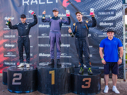 Nitišs, Baldiņš un Grunte kāpj uz pjedestāla 'RallyX' sestajā posmā Rīgā 