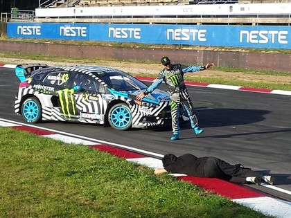 Bloks, Lēbs un Hansens slavē trasi, Galli baidās par pirmo līkumu (FOTO)