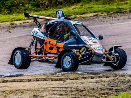 Baldiņš 'RallyXNordic' noslēdzošajā posmā aizcīnās līdz pusfinālam