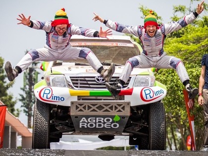 'Peugeot' lēni Dakaras rallija pirmajā dienā, Lēbam tehniskas problēmas