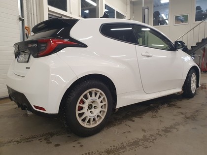 Vāģi Racing izstrādājuši 'Toyota Yaris GR' ziemas un grants komplektu