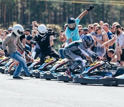  24 stundu kartingu sacīkstēs 333 trasē gaidāmi braucēji no dažādām Eiropas valstīm