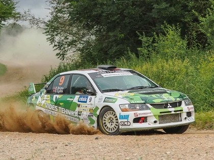 Pēc Raplas rallija pirmās dienas Blūms 2.vietā, Cimdiņš - septītais