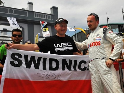 Kubica piedzīvo avāriju, kas varēja beigties daudz ļaunāk (VIDEO)
