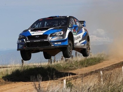 Tehnisks defekts liedz bijušajam WRC pilotam Atkinsonam uzvarēt ASV rallijā, Bloks trešais